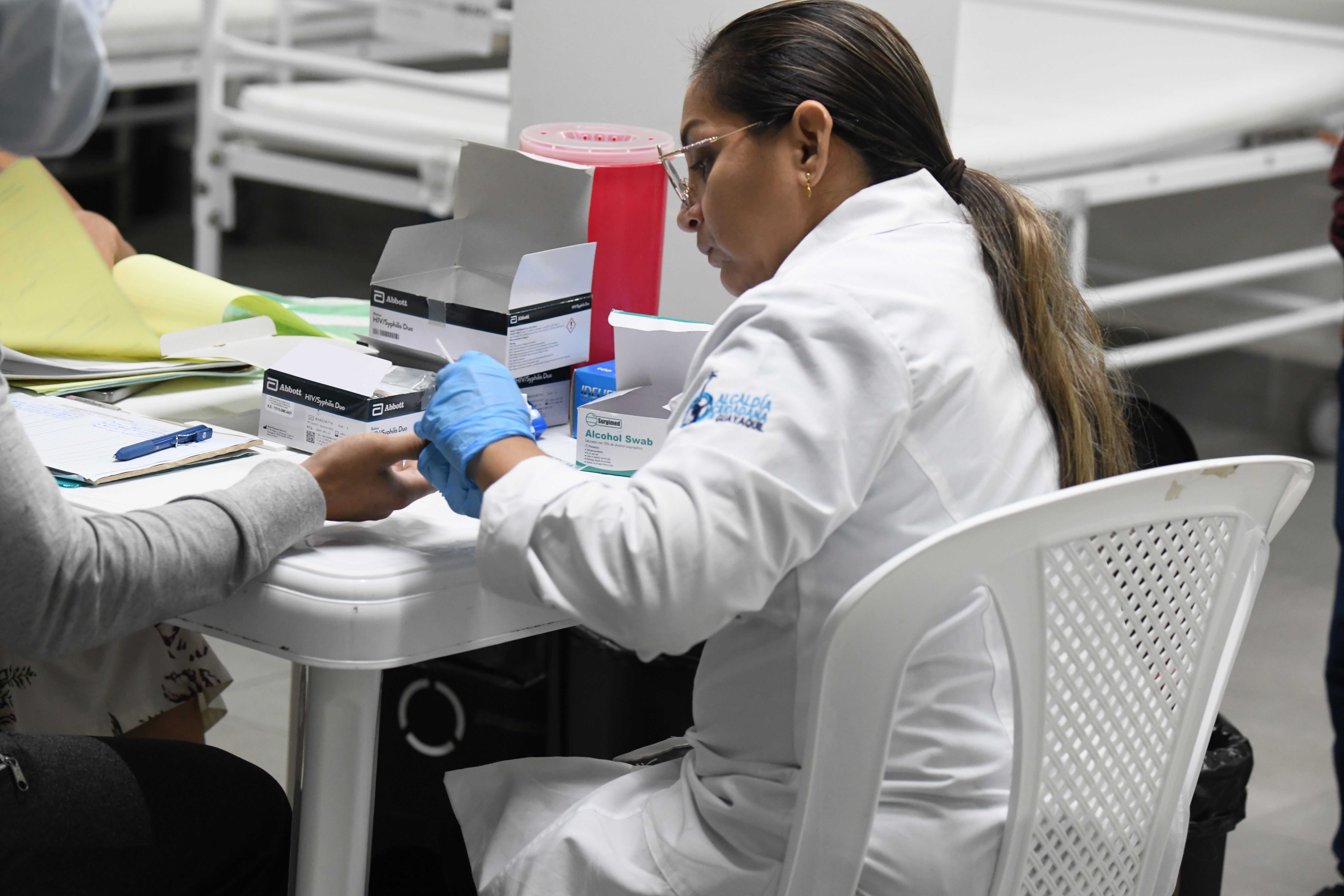 Brigadas de salud del Municipio de Guayaquil realiza pruebas de VIH y sífilis.