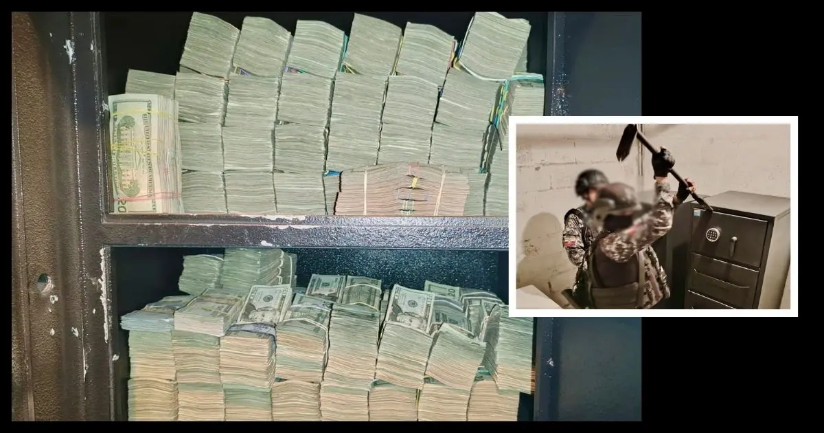 Hallan caja fuerte llena de fajos de billetes en un edificio de Quito