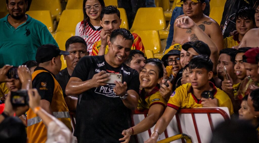 César Farías, DT de Barcelona SC